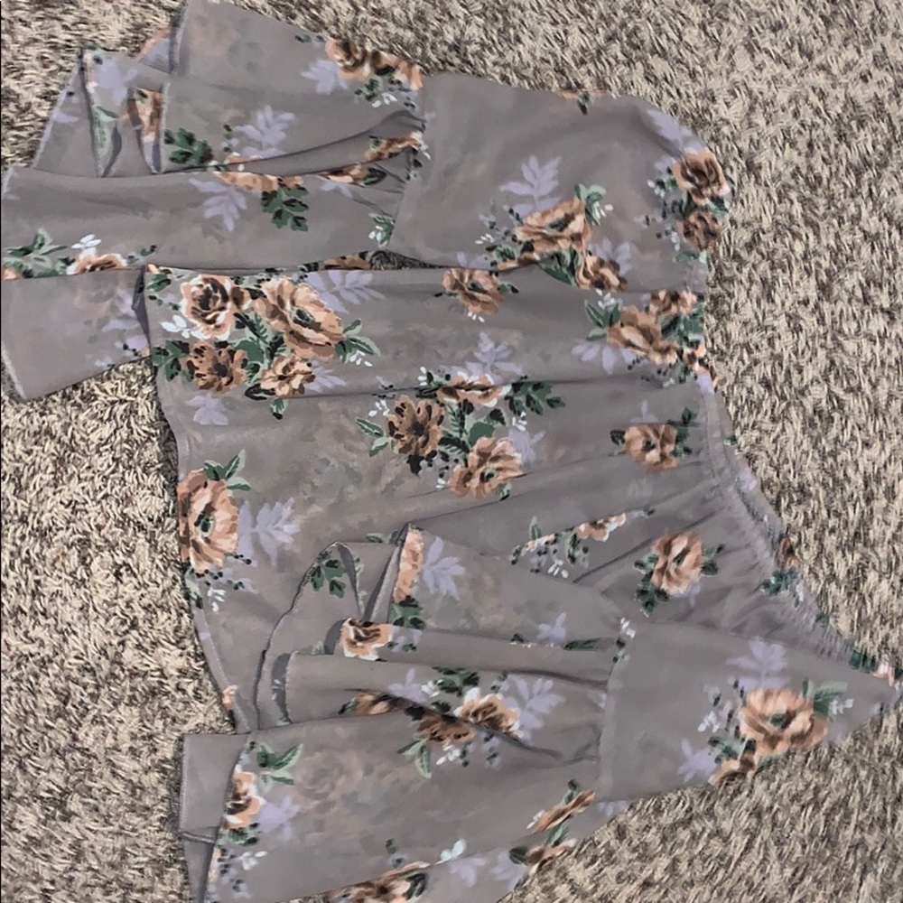Off shoulder, crop